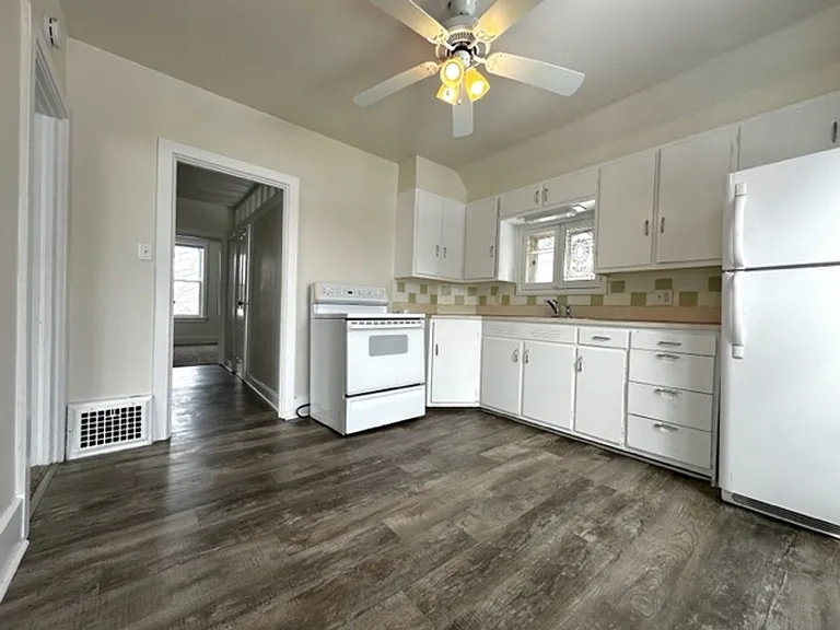 2707 Forest Ave — Photo 4