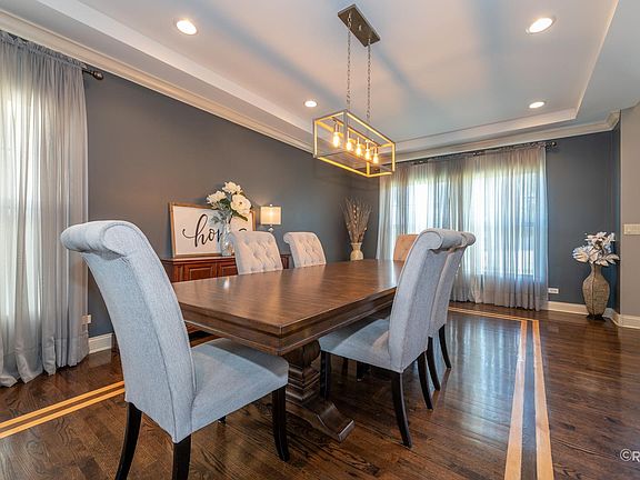 4th image of 447 Arbor Ln