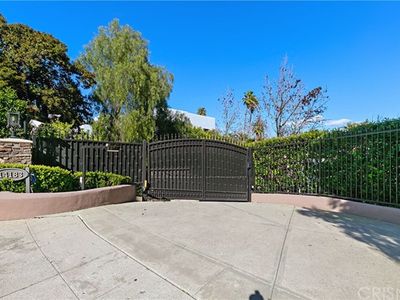 14183 Valley Vista Blvd, Sherman Oaks, CA, 91423