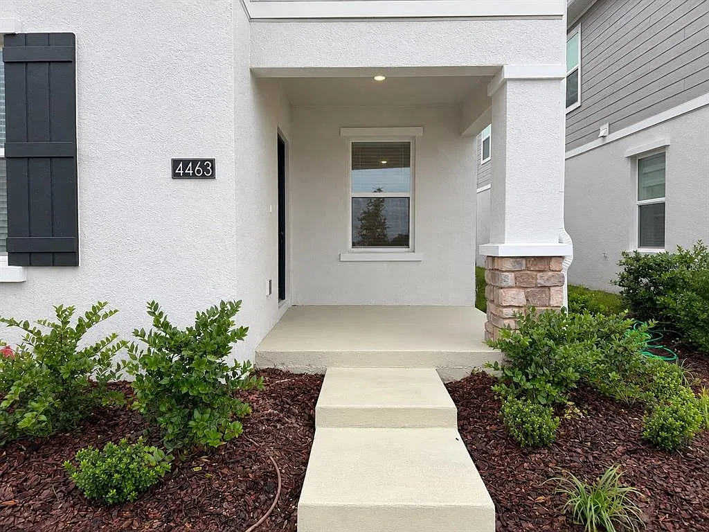 4 bed, 2.5 bath, 2088 sqft, $2,350 — Photo 3