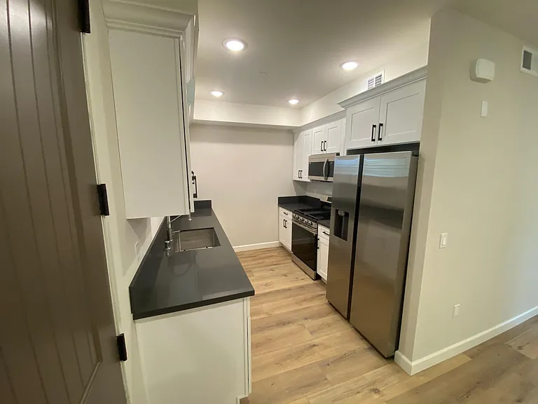 11168 Morrison St — Photo 23