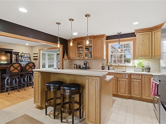 5th image of 8 Crabapple Ln