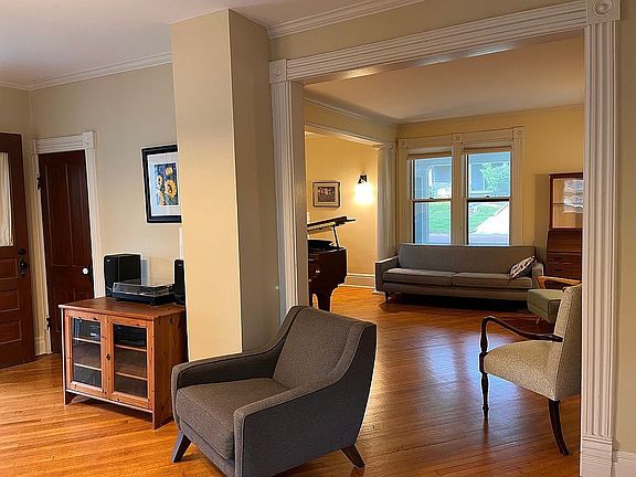Nice flow through 1st floor