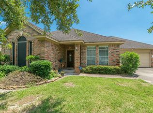 12106 E River Run Dr, Mont Belvieu, TX 77523