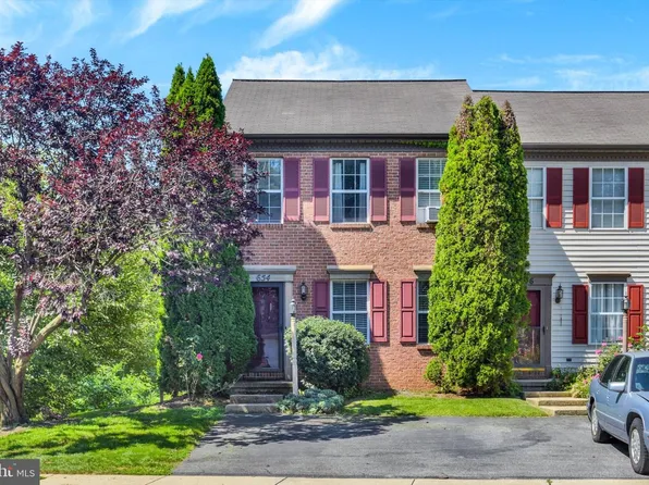 654 Rockwood Dr, Elizabethtown, PA 17022