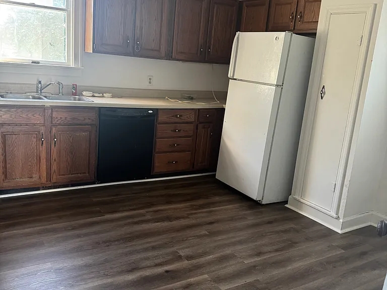 3958 Shakertown Rd — Photo 1