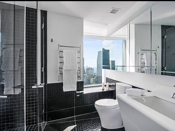 5th image of 123 Washington St Penthouse 53F