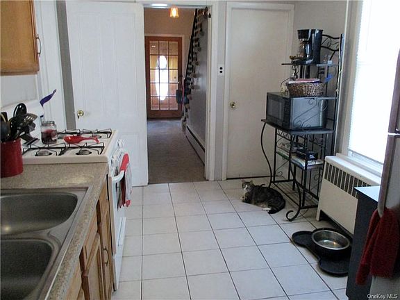 5th image of 171 W Main St
