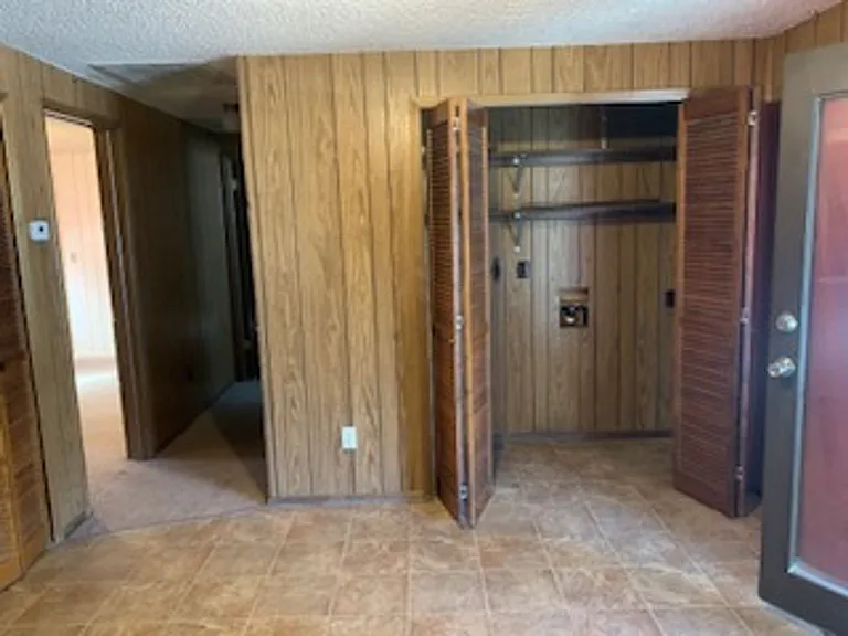 1140 College Ave — Photo 13