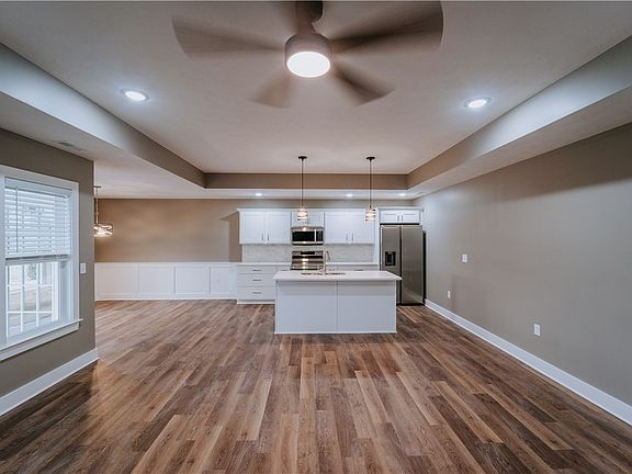 4th image of 4528 Ridgewood Rd W