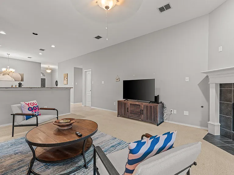 9412 Caliente Dr — Photo 36