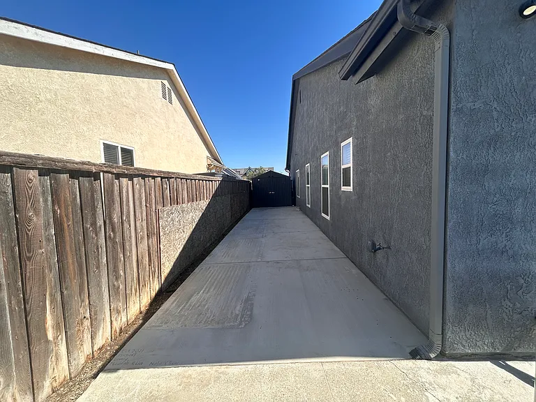1519 W Castoro Way — Photo 22