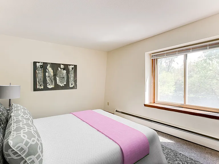 Cambridge Court Apartments — Photo 13
