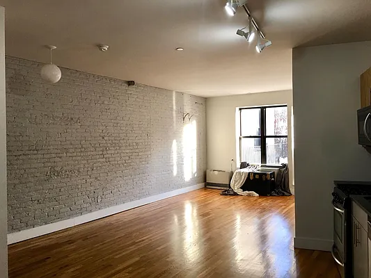 Rented by City Vista Inc | media 61