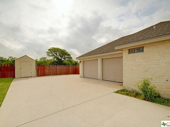 3rd image of 127 Creekwood Dr