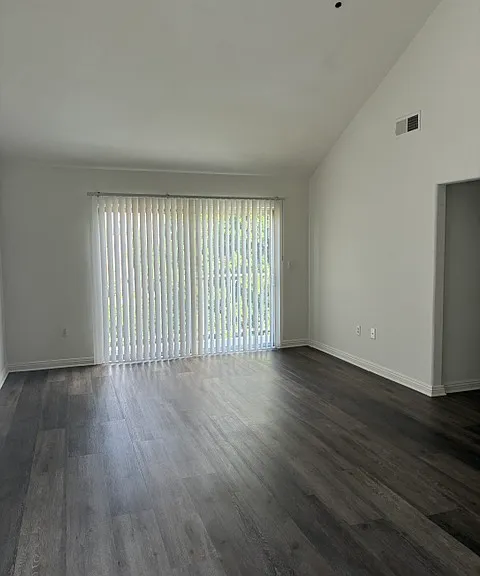 15057 Burbank Blvd — Photo 8