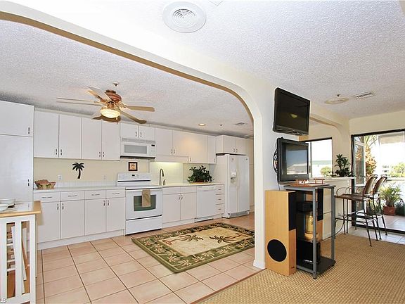 5th image of 820 River Point Dr #3