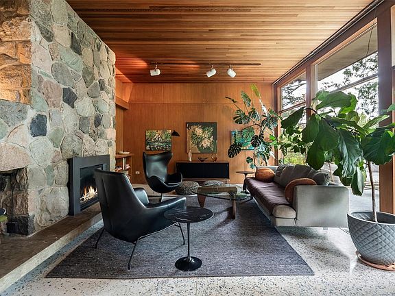 3rd image of 6110 Grieve Rd