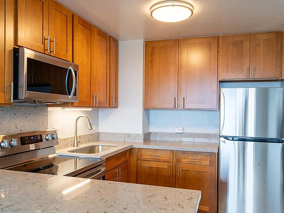 2nd image of 3045 Ala Napuaa Pl APT 1-1318