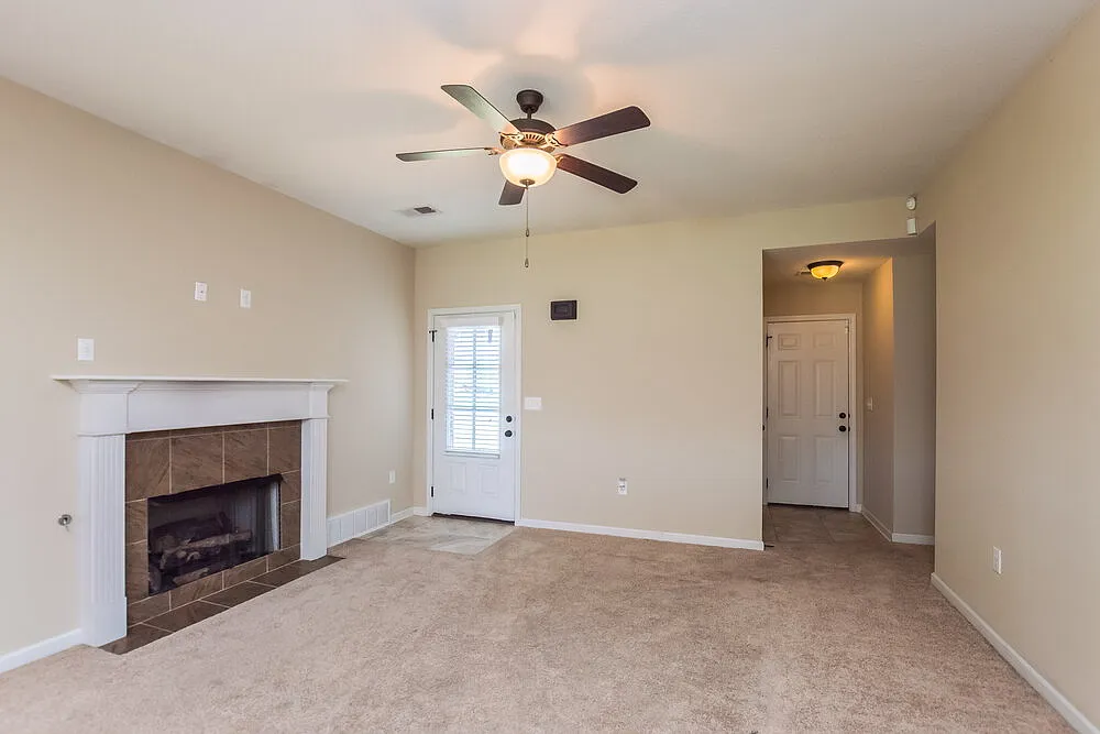 4 bed, 2.0 bath, 1622 sqft, $2,730 — Photo 3