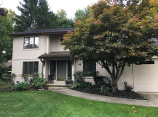 28890 Naylor Dr, Solon, OH 44139