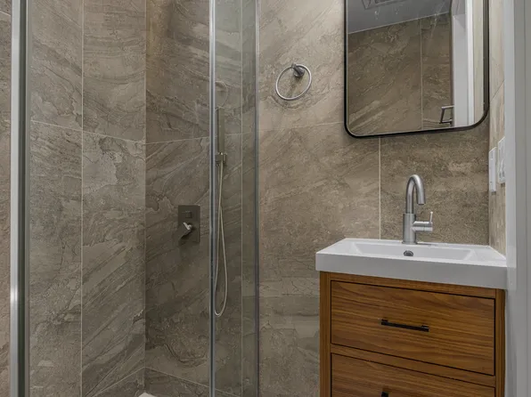 255 West 15th Street image 9 of 10