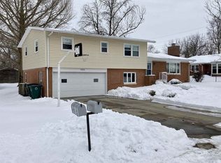 1104 N Greenbriar Rd, Muncie, IN 47304