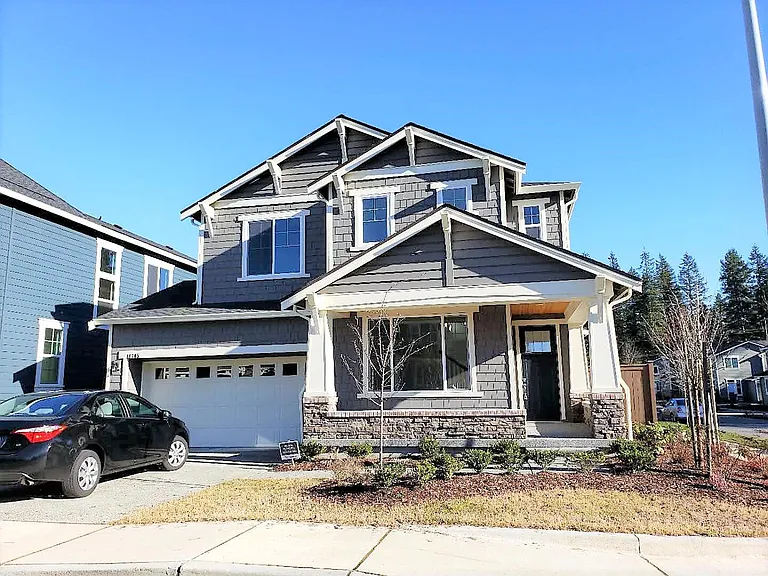 18717 44th Dr SE — Photo 1