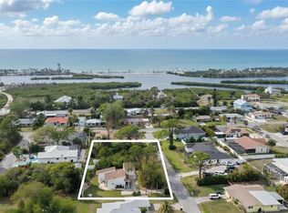 1581 Royal Rd, Venice, FL 34293