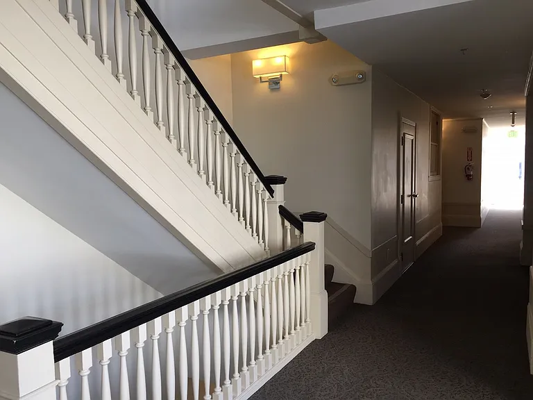 Corinthian Apartments — Photo 7
