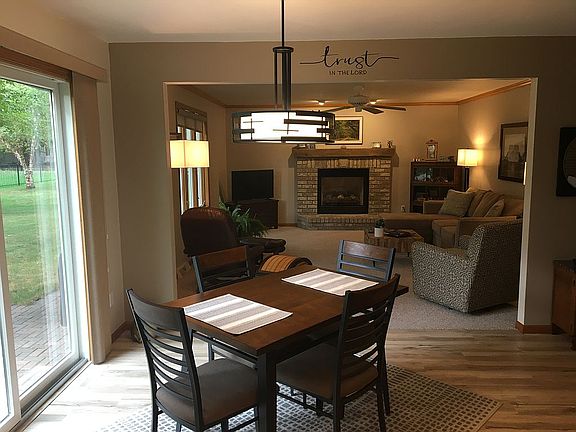 Open kitchen/dining/family 