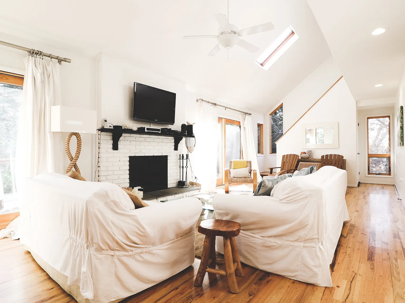 3 Bedroom With Heated Pool — Photo 3