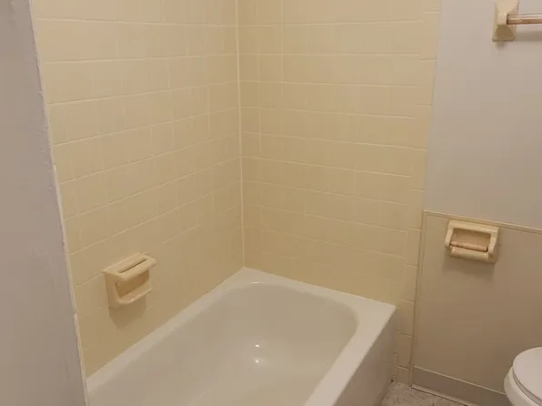 992 Broadway image 5 of 10