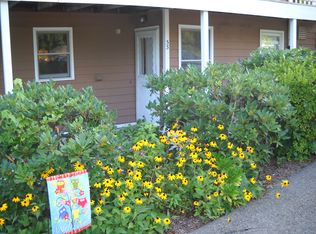 33 Senior Dr, Monroe, CT 06468