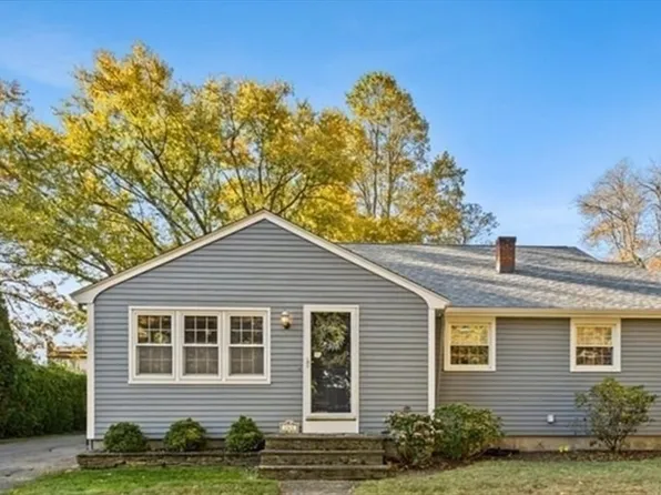 261 Emmett St, Fall River, MA 02721