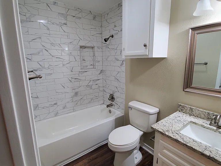 1604 Medina Dr — Photo 15