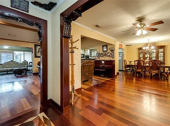 5th image of 1802 S Crest Dr