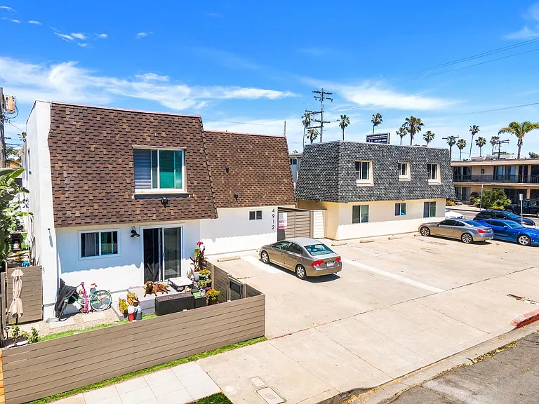 4912 Muir Ave Coastal Living near Beach — Photo 2
