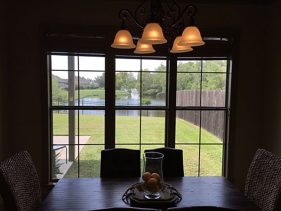 5th image of 10931 Hillpark Ave