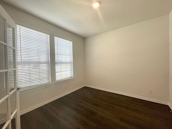 4th image of 2856 Franklin Dr