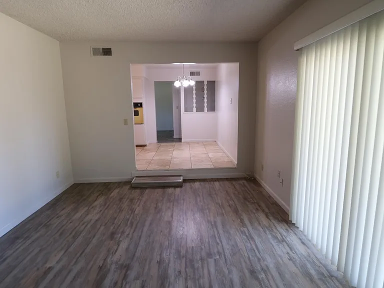 3342 W Oswego Ave — Photo 16