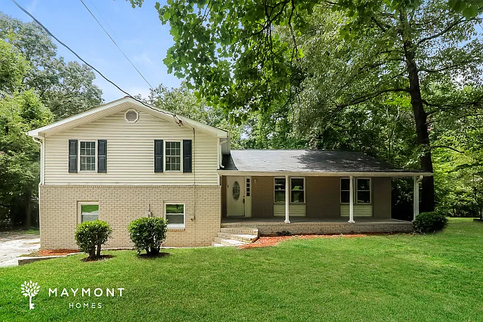 218 Hillcrest Dr — Photo 1