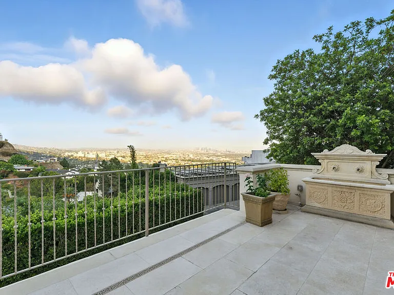 1675 N Woods Dr — Photo 22