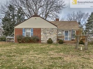 2122 S Jackson Dr, Independence, MO 64057