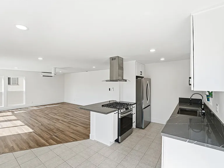 214 Avenida Cabrillo — Photo 9