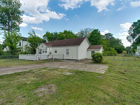 2nd image of 1304 McBrien Rd