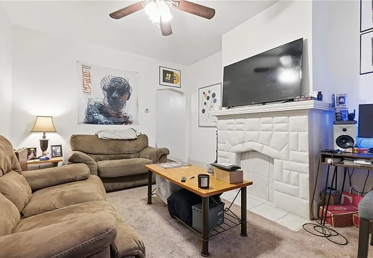 2325 Larkins Way — Photo 4