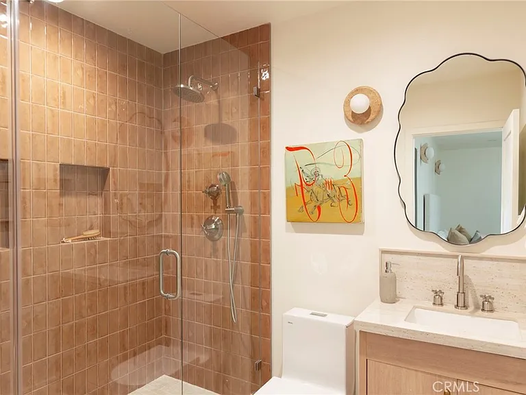 3554 S Sycamore Ave — Photo 16