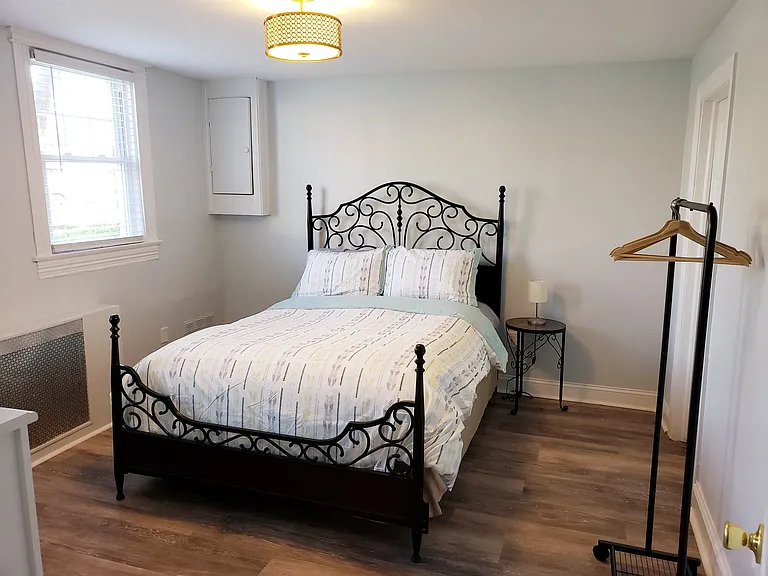 1740 Bay St SE #B — Photo 4