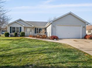 860 Warne Ct, Elburn, IL 60119